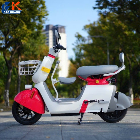 XE ĐIỆN K2 MÀU ĐỎ TRẮNG