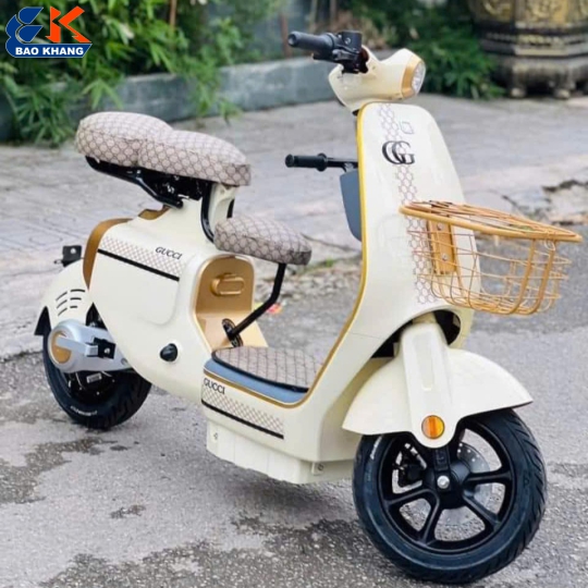 XE ĐIỆN VC MÀU VÀNG KEM