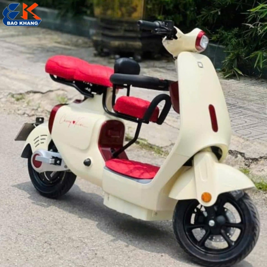 XE ĐIỆN VC MÀU VÀNG KEM