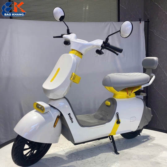 XE ĐIỆN K2 MÀU TRẮNG VÀNG