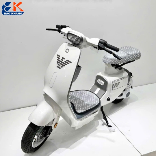 XE ĐIỆN VC MÀU TRẮNG 