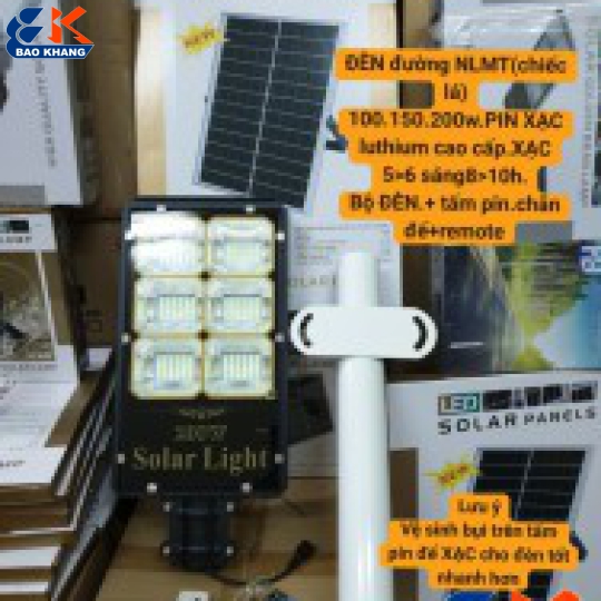 ĐÈN ĐƯỜNG NLMT ĐÈN ĐƯỜNG CHIẾC LÁ,100W,150W,200W NHÔM ĐÚC NGUYÊN KHỐI PIN CAO CẤP