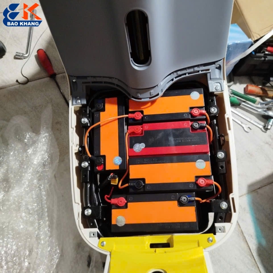  THAY BÌNH ẮC QUY XE ĐIỆN TẠI NHÀ NHANH CHÓNG